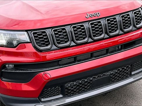 New 2026 Jeep Compass Latitude image 15