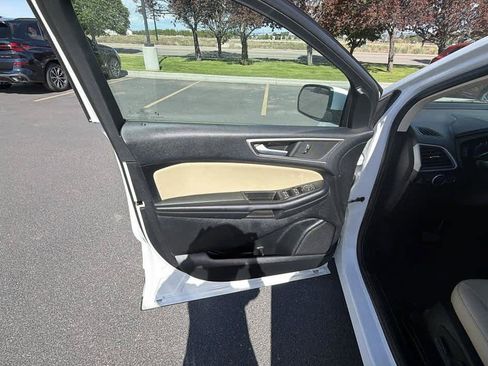 Used 2022 Ford Edge SEL w/ Convenience Package AWD/4WD image 9