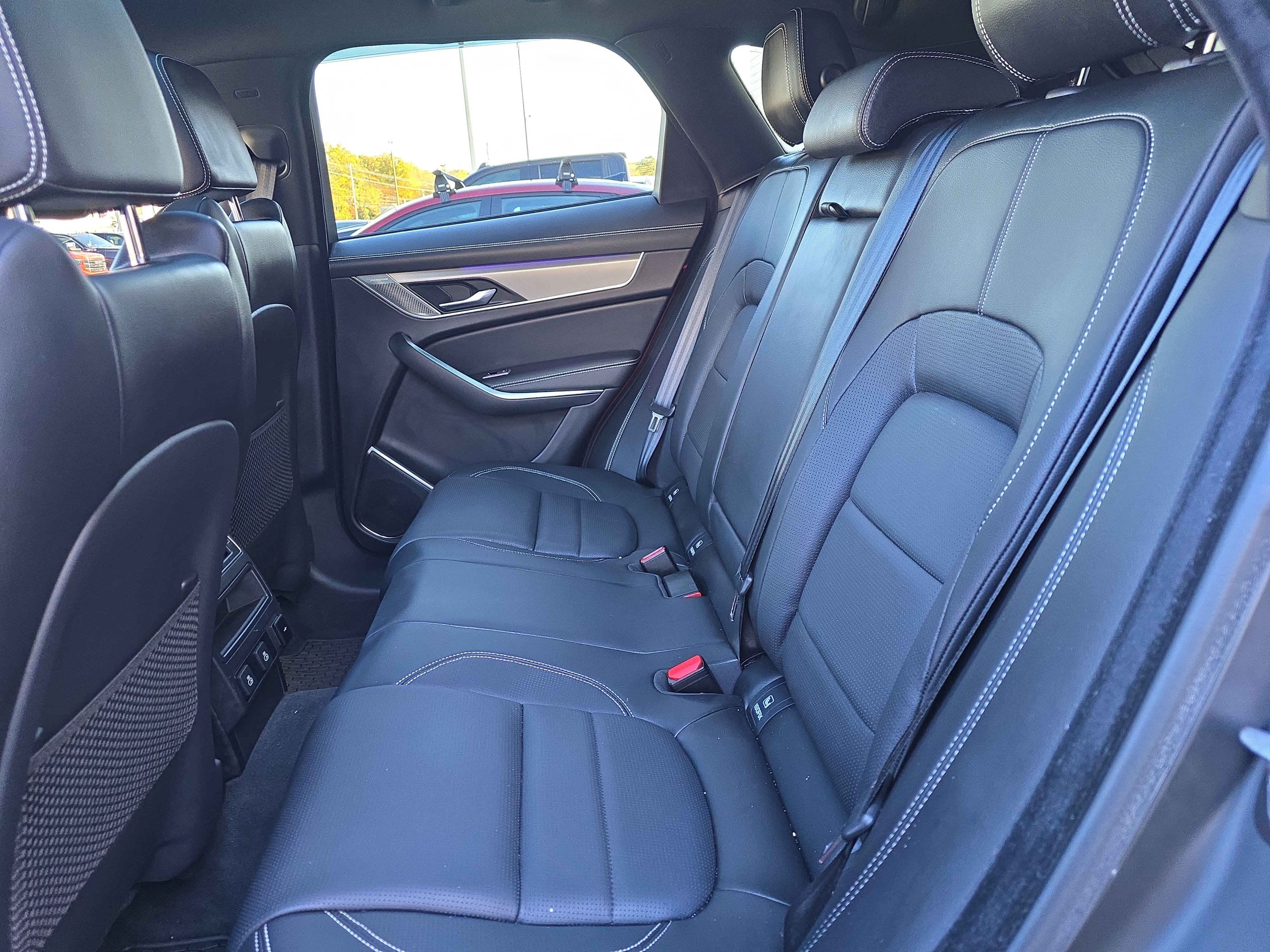 Used 2025 Jaguar F-PACE R-Dynamic S AWD/4WD image 10