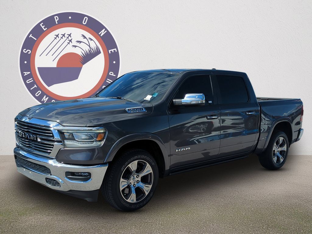 Used 2022 RAM 1500 Laramie AWD/4WD image 1