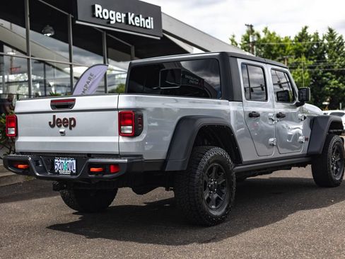 Used 2022 Jeep Gladiator Mojave w/ Trailer Tow Package AWD/4WD image 7