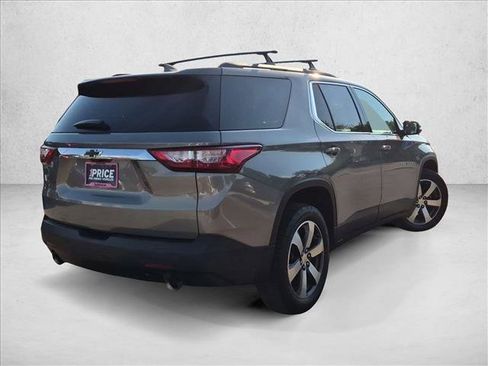 Used 2019 Chevrolet Traverse LT w/ LT Premium Package FWD image 5