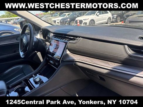 Used 2023 Jeep Grand Cherokee Limited w/ Luxury Tech Group II AWD/4WD image 22