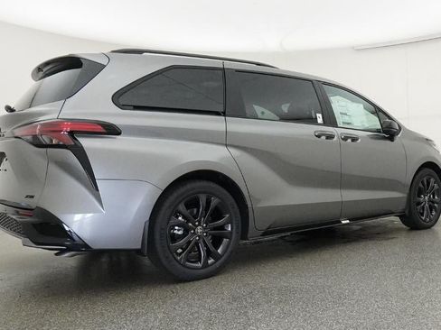 New 2026 Toyota Sienna XSE FWD image 25