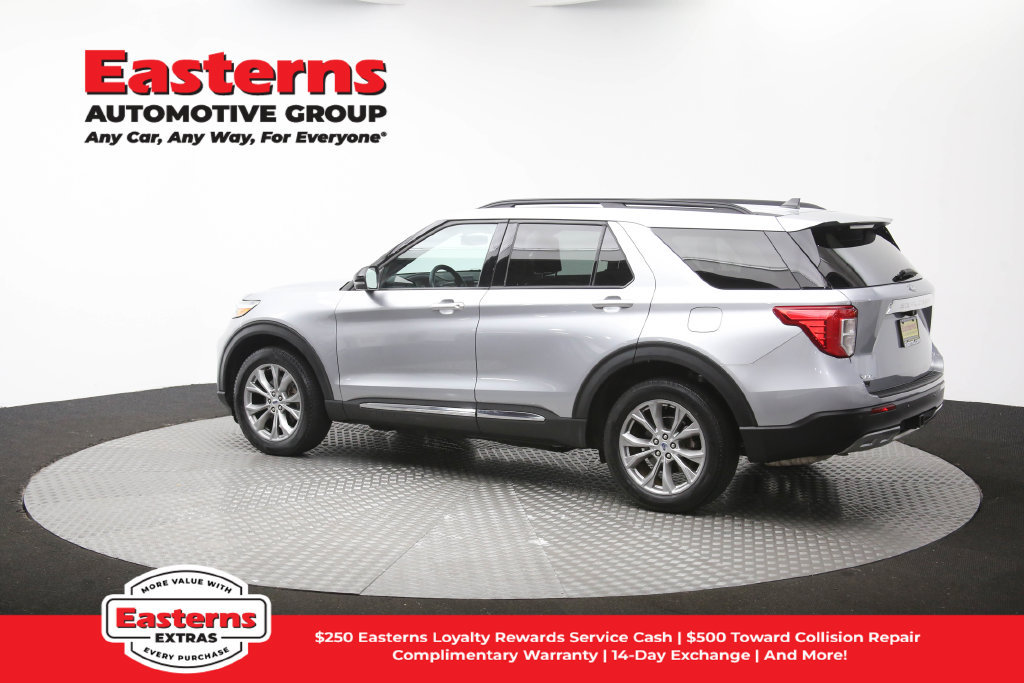 Used 2023 Ford Explorer XLT w/ Equipment Group 202A AWD/4WD image 65