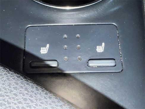 Used 2018 Toyota Camry XSE image 38