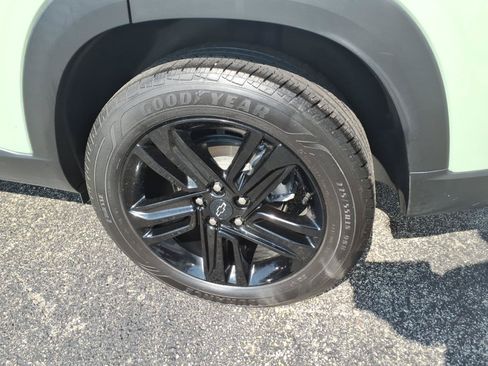Used 2025 Chevrolet Trax ACTIV FWD image 16