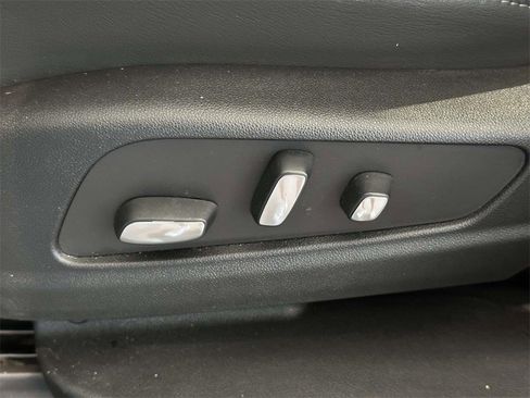 Certified 2025 Cadillac XT6 Premium Luxury w/ Technology Package image 18