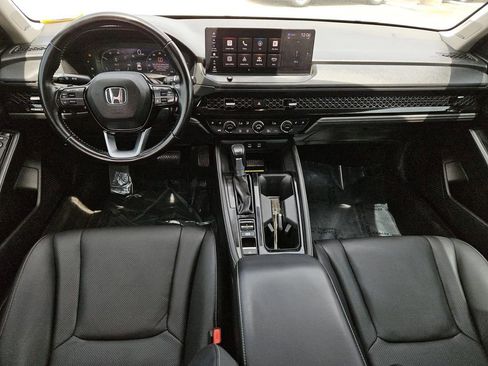 Used 2023 Honda Accord Touring image 11