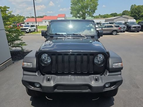Used 2021 Jeep Wrangler Unlimited Sport AWD/4WD image 3