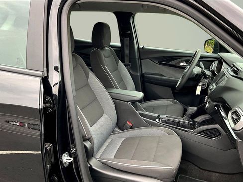 Used 2023 Chevrolet TrailBlazer LS FWD image 8