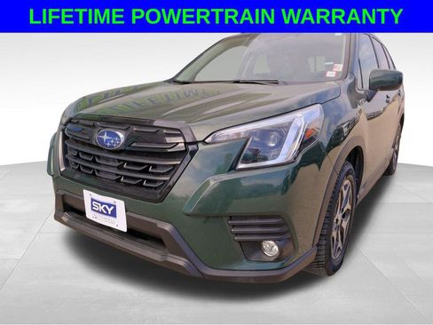 Used 2024 Subaru Forester Premium image 1
