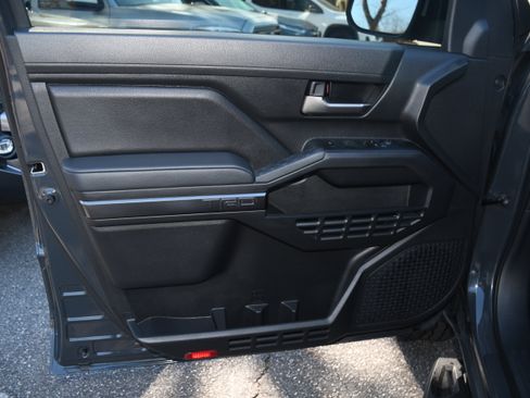 Certified 2024 Toyota Tacoma TRD Off-Road image 9