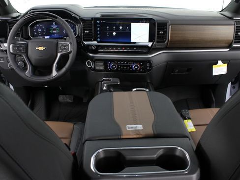 New 2026 Chevrolet Silverado 1500 High Country w/ High Country Premium Package AWD/4WD image 12