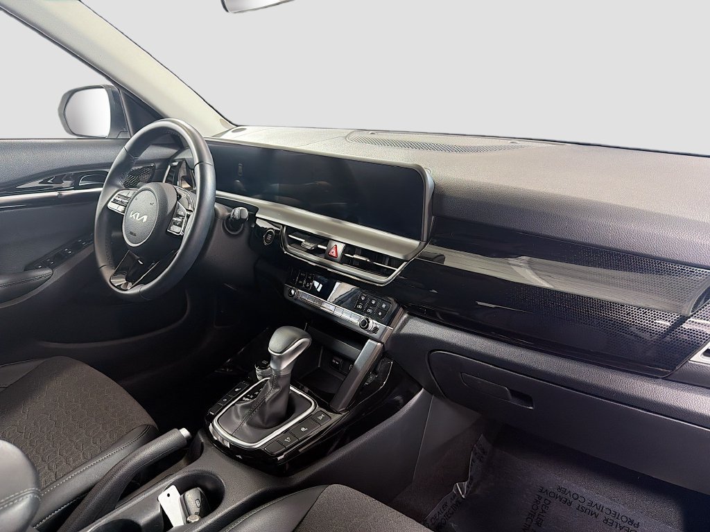 Used 2025 Kia Seltos S AWD/4WD image 30