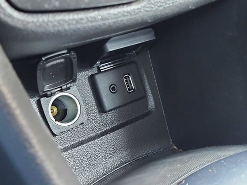 Used 2014 Buick Encore FWD image 30