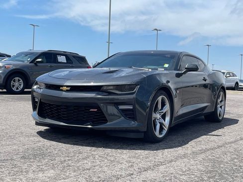 Used 2018 Chevrolet Camaro SS RWD image 9