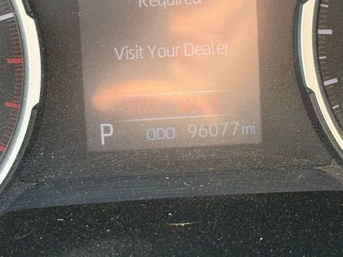 Used 2022 Toyota RAV4 LE image 4