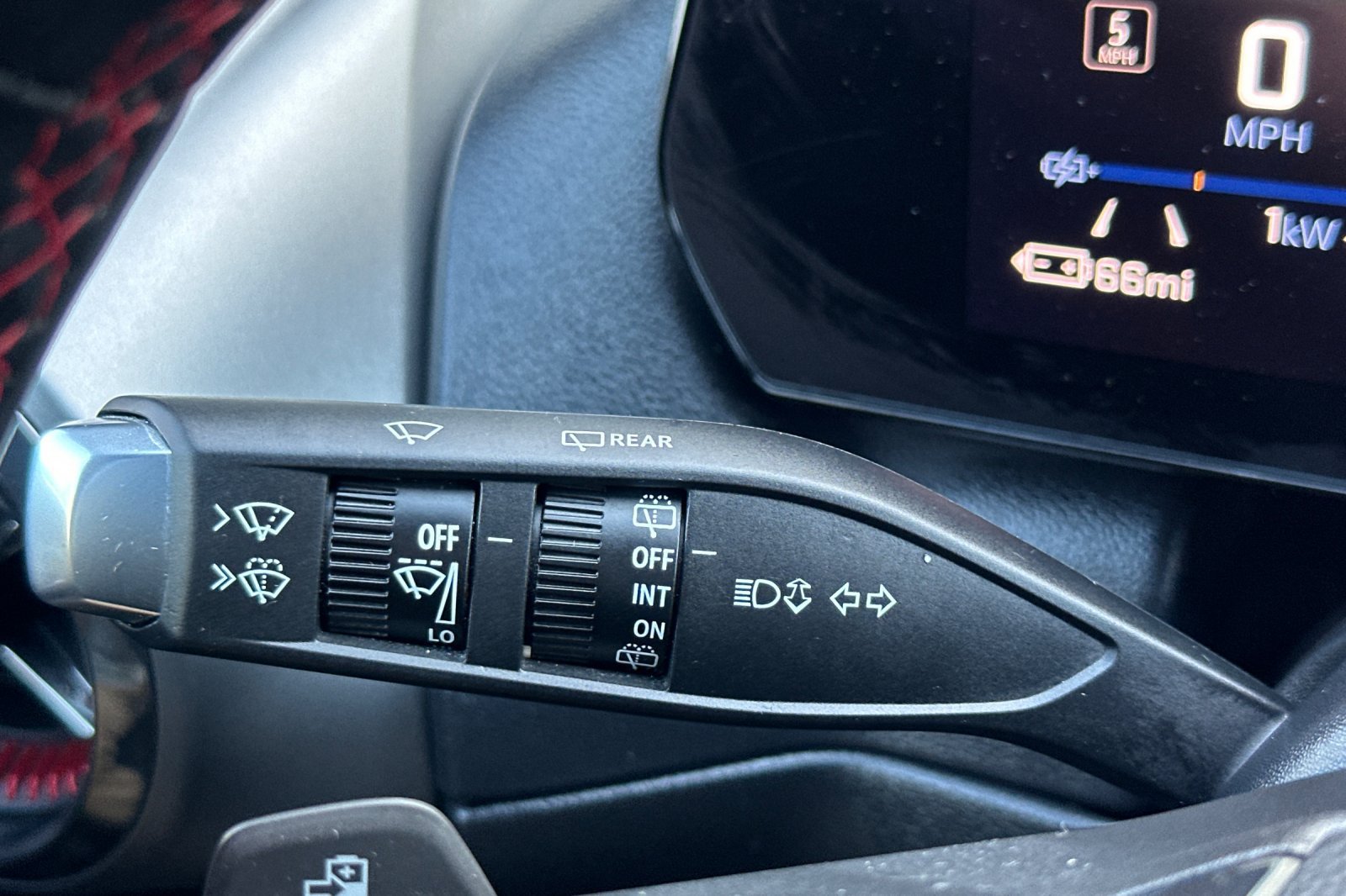 Used 2024 Chevrolet Equinox EV RS FWD image 36
