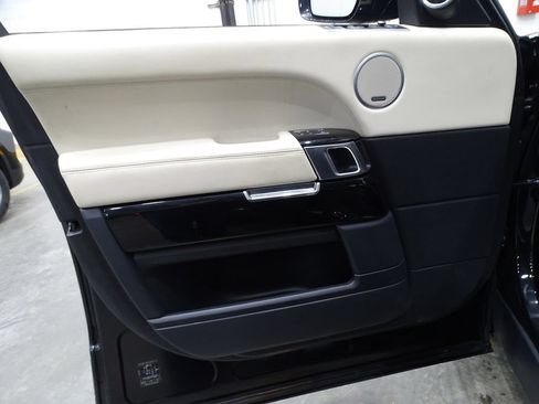 Used 2017 Land Rover Range Rover HSE AWD/4WD image 15