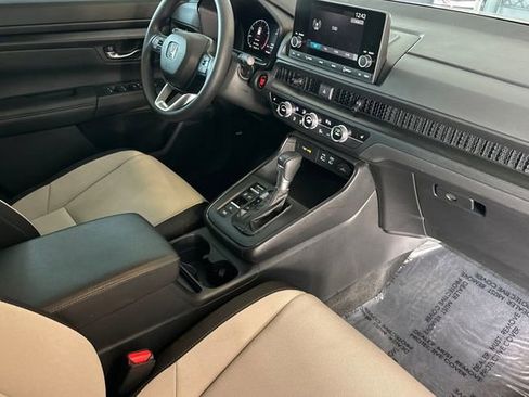 Used 2025 Honda CR-V EX image 18