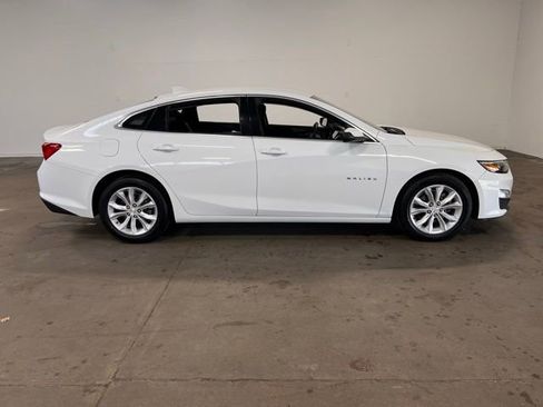 Used 2023 Chevrolet Malibu LT image 2