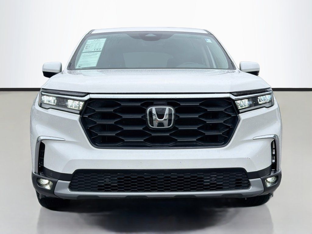 Used 2025 Honda Pilot EX-L image 3