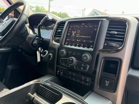 Used 2018 RAM 2500 Big Horn w/ Sport Appearance Group AWD/4WD image 30