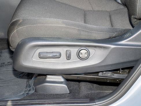 Certified 2025 Honda CR-V EX image 28