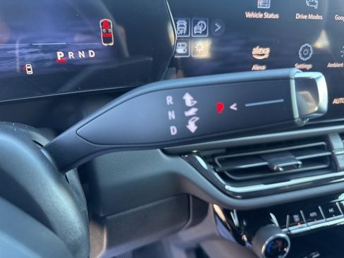 New 2025 Chevrolet Equinox EV RS image 18