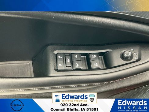 Used 2024 Jeep Grand Cherokee Laredo X AWD/4WD image 22