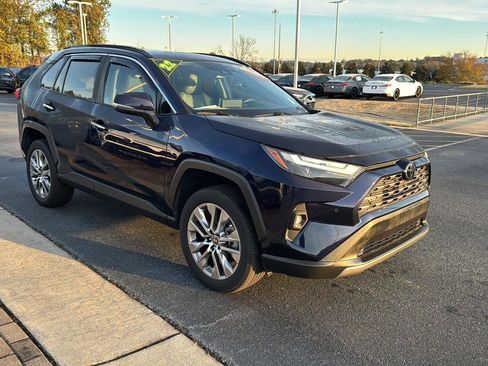 Used 2022 Toyota RAV4 Limited image 6