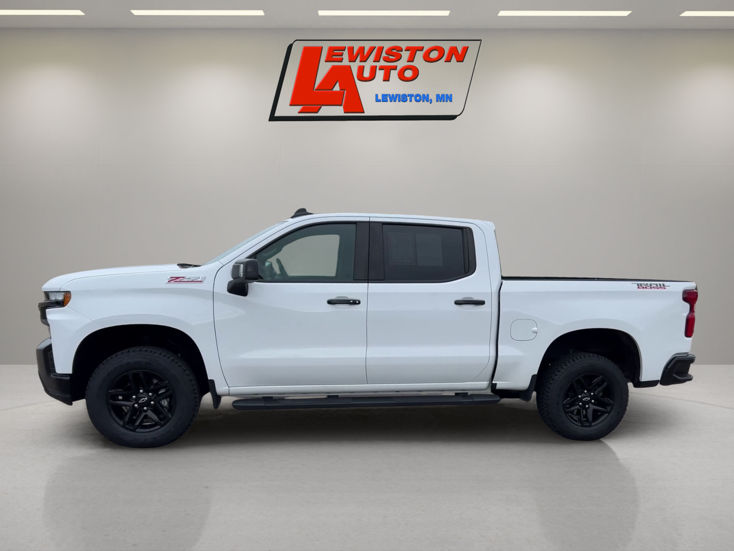 Certified 2022 Chevrolet Silverado 1500 LT Trail Boss w/ LT Trail Boss Premium Package AWD/4WD image 2