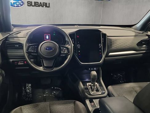Used 2025 Subaru Forester Premium AWD/4WD image 2