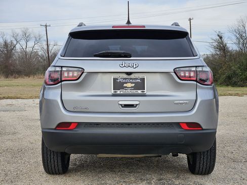 Used 2022 Jeep Compass Latitude image 8