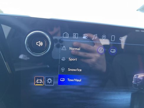 Used 2024 Chevrolet Traverse RS w/ LPO, Floor Liner Package image 18