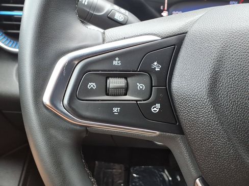 Used 2024 Chevrolet Trax LT w/ Driver Confidence Package FWD image 17