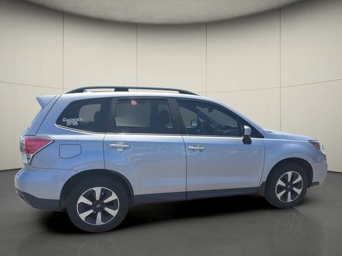 Used 2017 Subaru Forester 2.5i Premium AWD/4WD image 8