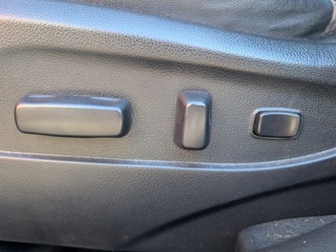 Used 2011 Kia Sportage SX w/ Premium Pkg w/Leather Seats image 16