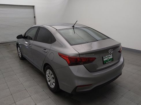 Used 2021 Hyundai Accent SE FWD image 5