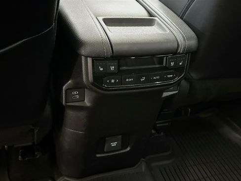 Used 2024 Toyota Grand Highlander Platinum image 29