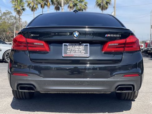 Used 2018 BMW M550i xDrive image 9