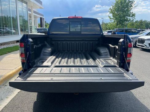 Used 2022 Nissan Frontier PRO-4X w/ Technology Package AWD/4WD image 11