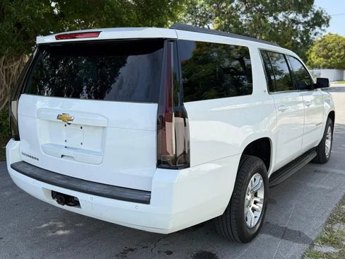 Used 2017 Chevrolet Suburban LT RWD image 8
