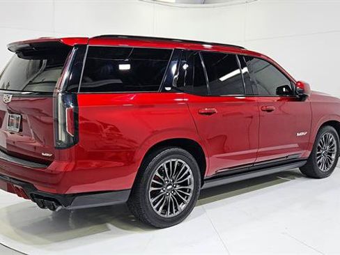 Used 2023 Cadillac Escalade V AWD/4WD image 8