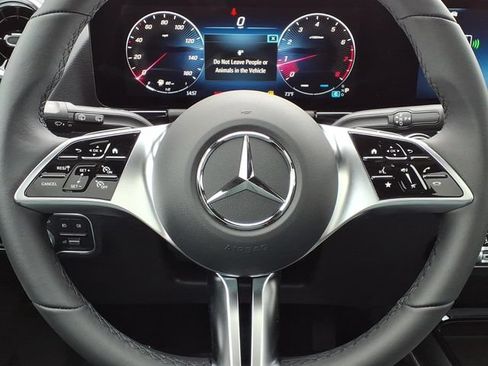 New 2026 Mercedes-Benz GLA 250 image 8