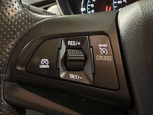 Used 2021 Chevrolet Trax LT AWD/4WD image 29