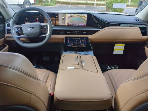 New 2026 INFINITI QX80 Luxe image 12