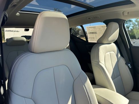 New 2026 Volvo XC40 B5 Plus w/ Protection Package Premier image 9