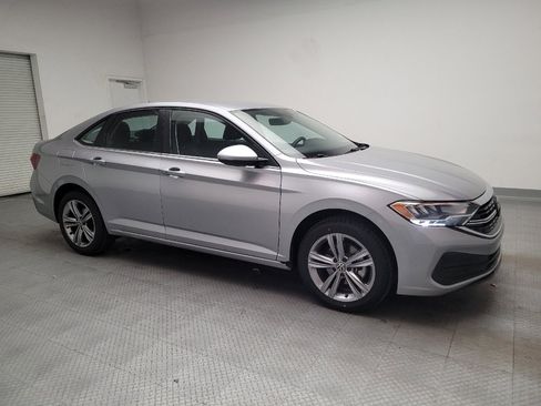 Used 2022 Volkswagen Jetta SE FWD image 11